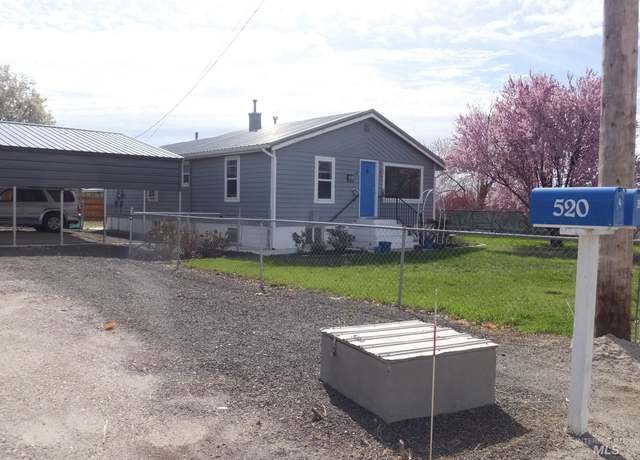 Property at 520 S Whitley Dr, Fruitland, ID 83619, 4 beds, 2 baths