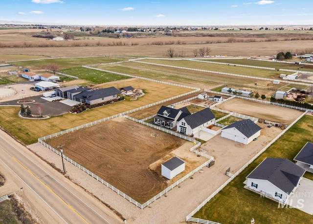 Property at 10935 Purple Sage Rd, Middleton, ID 83644, 4 beds, 3 baths