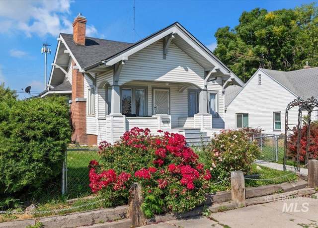 Property at 201 9th Ave N, Buhl, ID 83316, 4 beds, 2 baths