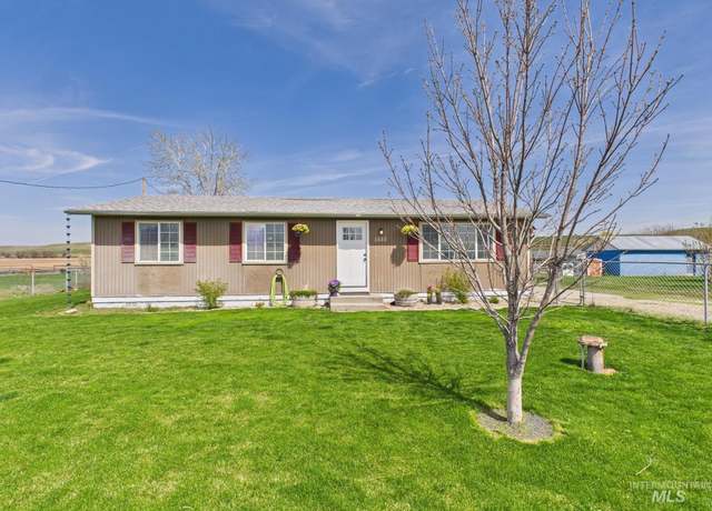Property at 5648 Hillview Rd, Emmett, ID 83617, 3 beds, 2 baths