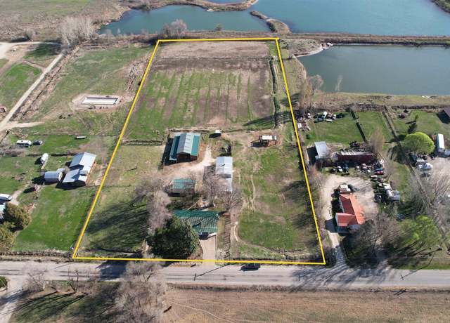 Property at 2435 Schiller Rd, Emmett, ID 83617, 4 beds, 2 baths