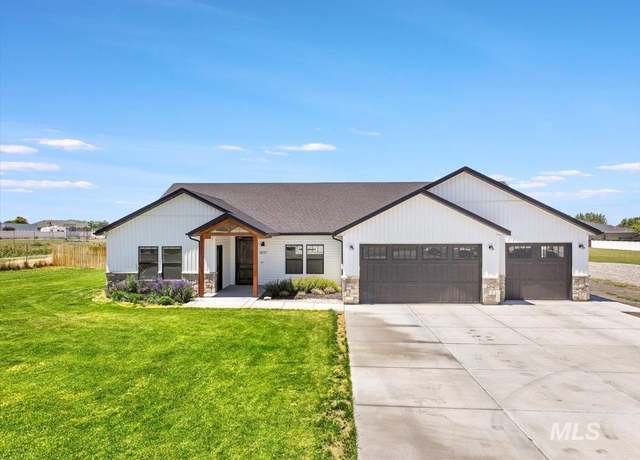 Property at 3837 N 2469 E, Filer, ID 83328, 4 beds, 2.5 baths