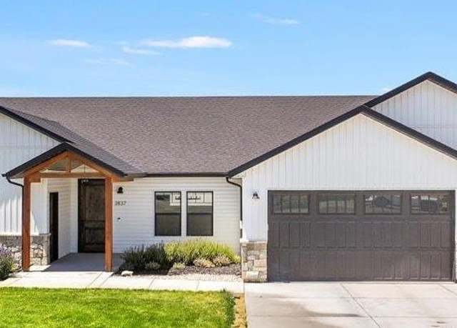 Property at 3837 N 2469 E, Filer, ID 83328, 4 beds, 2.5 baths