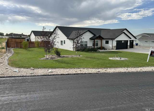 Property at 3837 N 2469 E, Filer, ID 83328, 4 beds, 2 baths