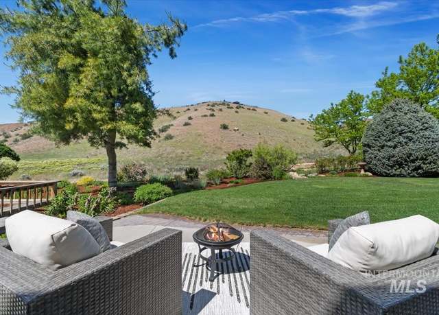 Property at 3181 S Millspur Way, Boise, ID 83716, 3 beds, 2.5 baths
