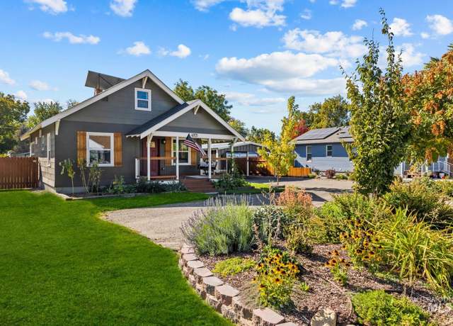 Property at 4705 W Franklin Rd, Boise, ID 83705, 3 beds, 2 baths