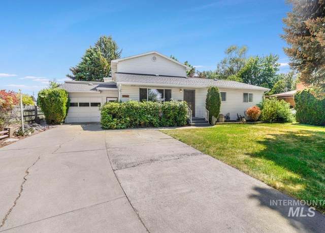 Property at 2144 Crestwood Dr, Twin Falls, ID 83301-7001, 5 beds, 2.5 baths