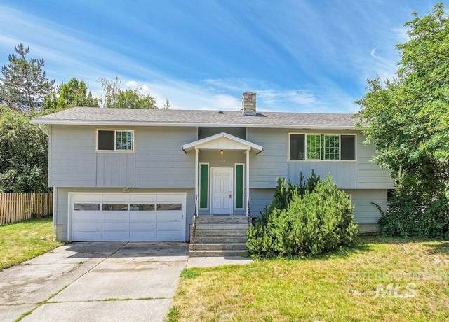 Property at 835 Kennedy St, Moscow, ID 83843, 3 beds, 2 baths