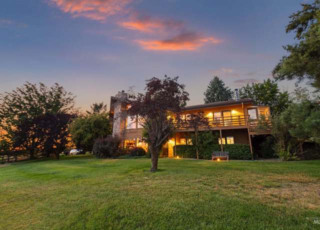 Property at 8600 W High Ridge Ln, Eagle, ID 83616, 4 beds, 3 baths