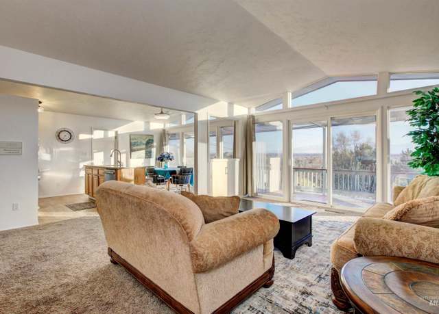 Property at 4420 N Ginzel St, Boise, ID 83703, 4 beds, 4 baths