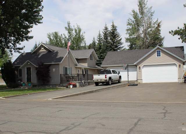 Property at 516 Myrtle St, Cottonwood, ID 83522, 3 beds, 1 bath