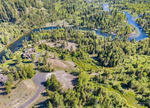 Property at 29 Eveningstar Ln, Mccall, ID 83638