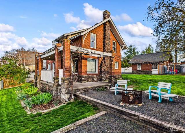 Property at 1512 8th Ave Blvd, Lewiston, ID 83501, 4 beds, 2 baths