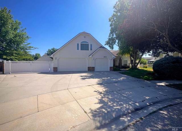 Property at 2922 E Moon Dipper Ct, Meridian, ID 83642, 4 beds, 2.5 baths