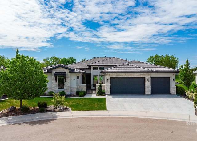 Property at 2739 W Three Lakes Dr, Meridian, ID 83646, 3 beds, 2.5 baths