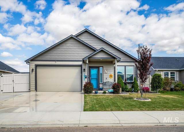 Property at 3807 Bobwhite St, Caldwell, ID 83605, 3 beds, 2 baths