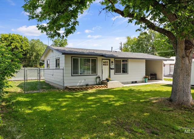 Property at 1112 E Washington Ave, Nampa, ID 83686, 3 beds, 2 baths