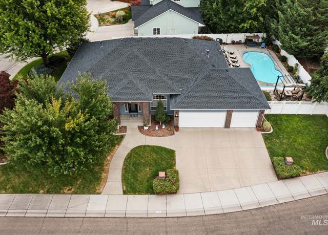 Property at 1738 N Golfview Way, Meridian, ID 83646, 3 beds, 3 baths