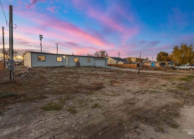 Property at 406 S Roswell, Parma, ID 83660, 4 beds, 2.5 baths
