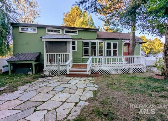 Property at 514 W30/W32 Sawyer St Unit W30/32, Cascade, ID 83611, 2 beds, 2 baths