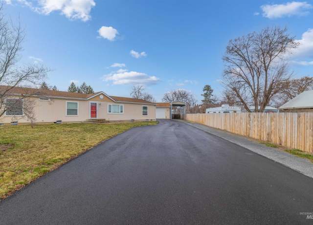 Property at 3710 18th St, Lewiston, ID 83501, 4 beds, 2 baths
