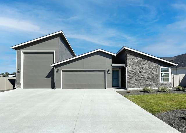 Property at 1900 Carlow St, Middleton, ID 83644, 3 beds, 2 baths