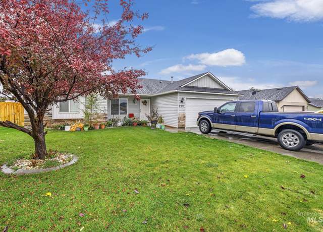 Property at 801 21st Ave E, Jerome, ID 83338, 3 beds, 2 baths