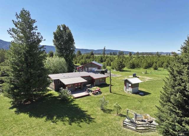 Property at 22 Flemming Ln, Mccall, ID 83638, 3 beds, 2 baths