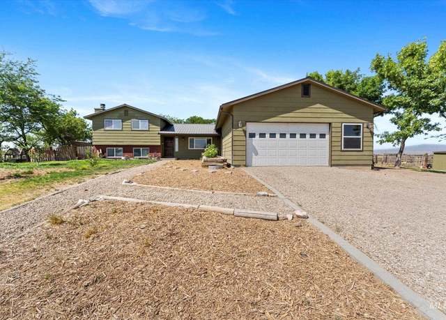 Property at 3426 SW Robinson Rd, Mountain Home, ID 83647, 3 beds, 2 baths
