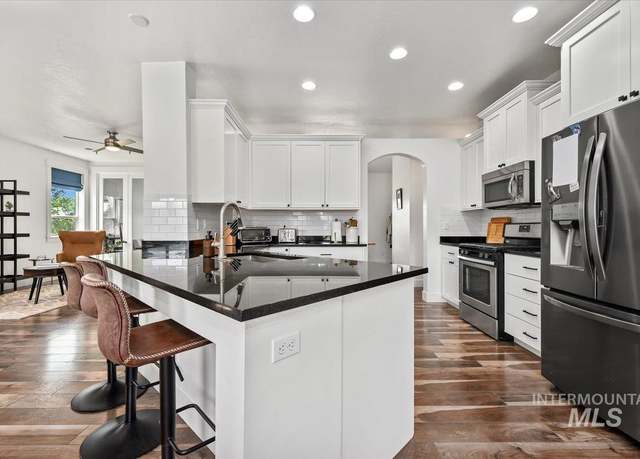 Property at 5392 W Rosslare Dr, Eagle, ID 83616-6252, 3 beds, 3 baths
