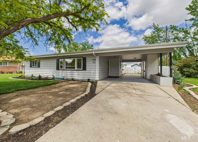 Property at 810 Terry Dr, Emmett, ID 83617, 3 beds, 2 baths