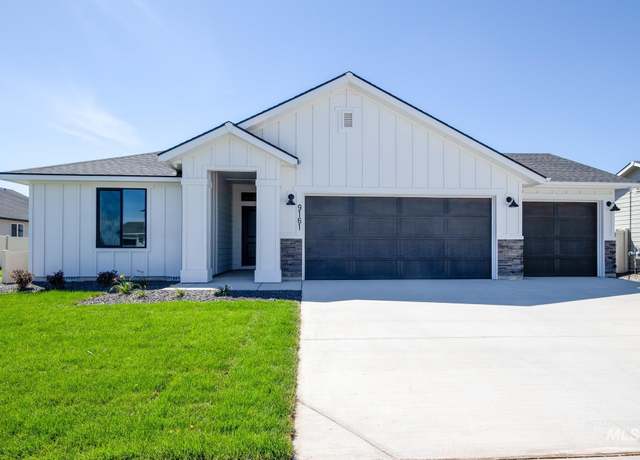 Property at 9161 W White Jasmine Ct, Nampa, ID 83687, 4 beds, 2 baths