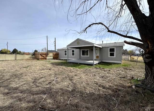 Property at 2577 NE Doris Dr, Mountain Home, ID 83647-4025, 3 beds, 2 baths