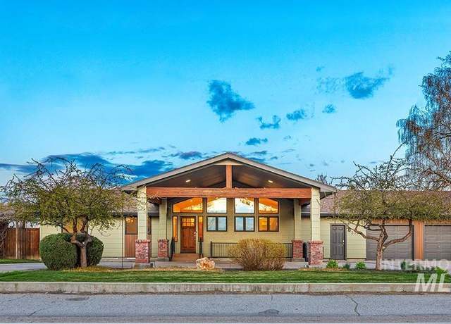 Property at 3736 N Mountain View Dr, Boise, ID 83704, 5 beds, 3 baths
