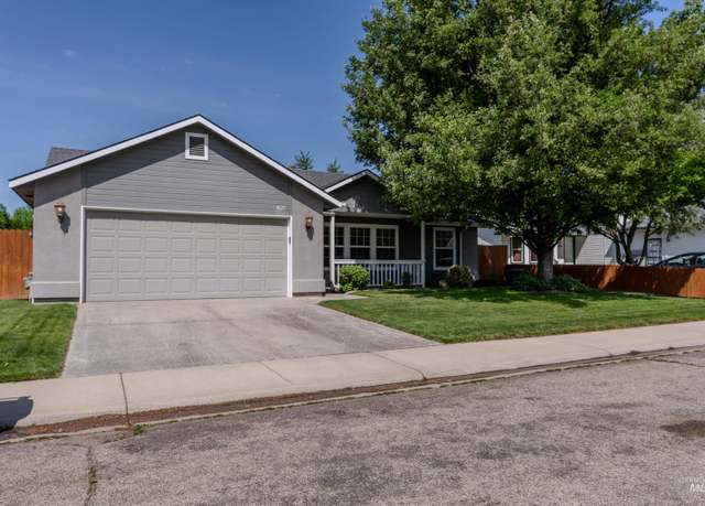 Property at 4677 N Bruxelles Dr, Boise, ID 83704, 3 beds, 2 baths