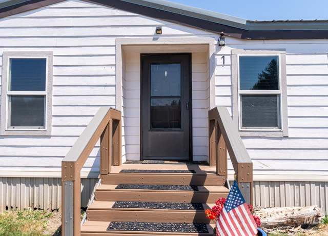 Property at 1200 Artesian Rd #01, Eagle, ID 83616, 3 beds, 2 baths