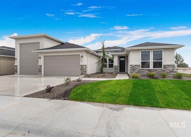 Property at 1144 N Gracie Lot 1/3, Eagle, ID 83616, 3 beds, 2.5 baths