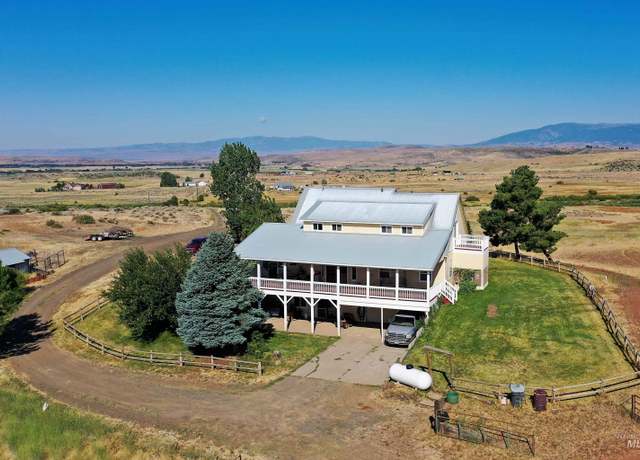 Property at 1050 Grays Creek Rd, Indian Valley, ID 83632, 4 beds, 3 baths