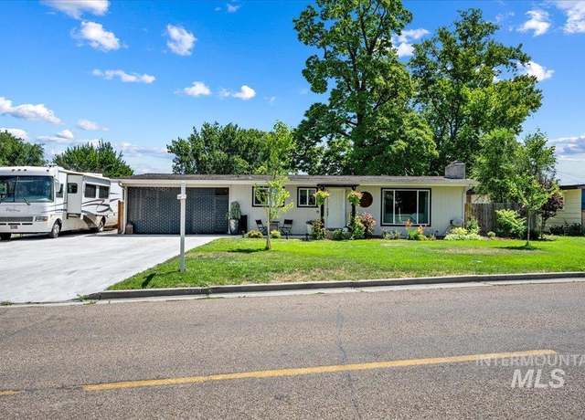 Property at 3105 College Ave, Caldwell, ID 83605, 4 beds, 2 baths