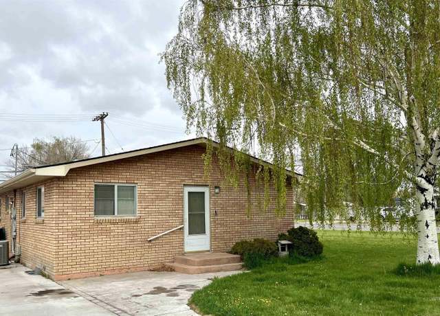 Property at 2700 Almo Ave, Burley, ID 83318, 4 beds, 1 bath