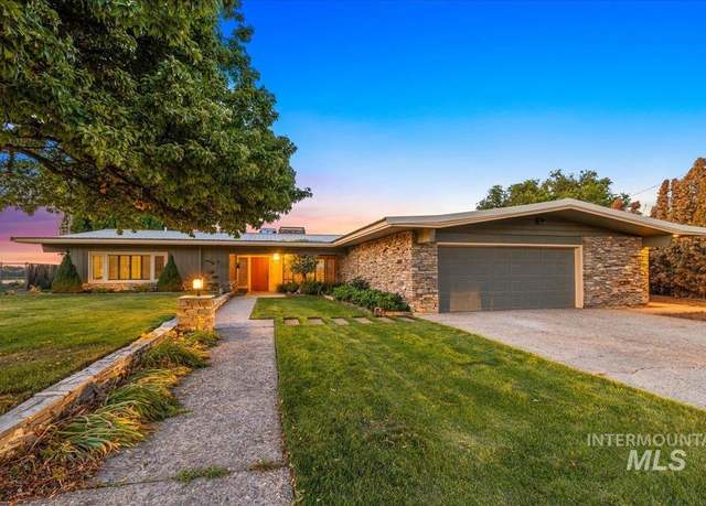 Property at 2401 Terrace Dr, Caldwell, ID 83605, 2 beds, 3 baths