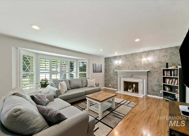 Property at 2000 W Canal St, Boise, ID 83705, 5 beds, 3 baths