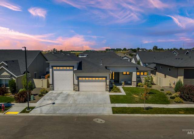 Property at 1000 E Viedma St, Kuna, ID 83634, 4 beds, 2 baths