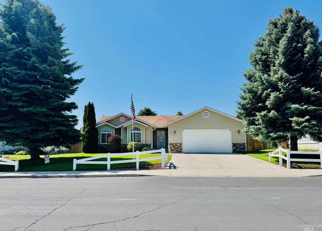 Property at 2624 4th Ave, Twin Falls, ID 83301, 3 beds, 2 baths