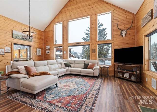 Property at 3 Boone Rd, Garden Valley, ID 83622, 3 beds, 2 baths