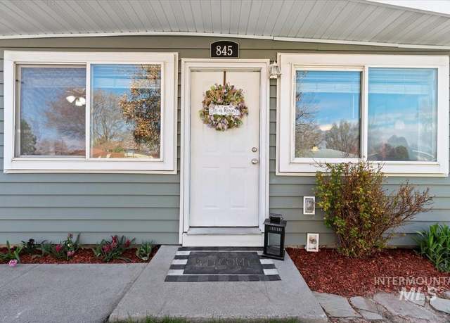 Property at 845 S 13th E, Mountain Home, ID 83647, 3 beds, 2 baths