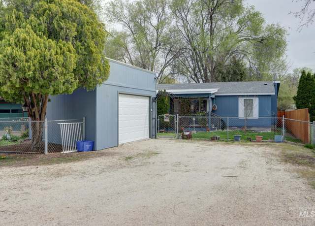 Property at 1116 Johnson Ave, Emmett, ID 83617, 3 beds, 2 baths