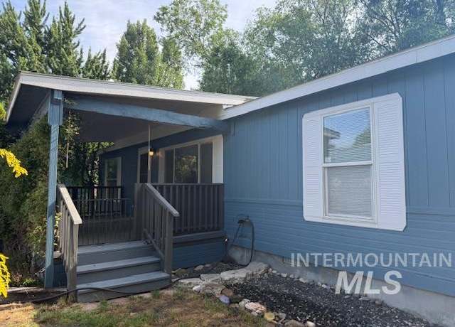 Property at 1116 Johnson Ave, Emmett, ID 83617, 3 beds, 2 baths