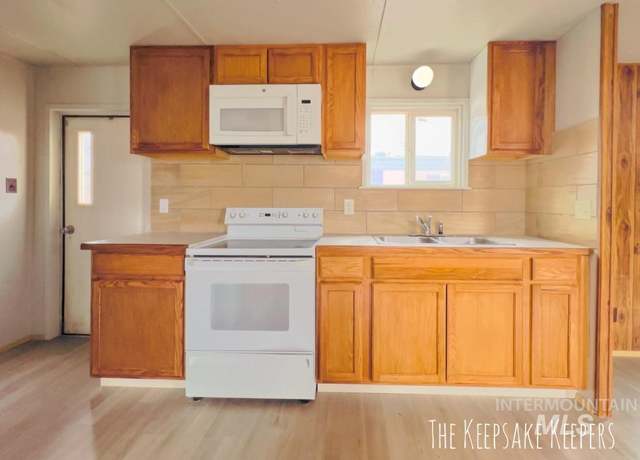 Property at 340 E 8th N #7, Mountain Home, ID 83647-4217, 2 beds, 1 bath