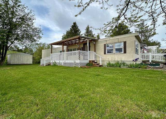 Property at 1700 N Polk #5, Moscow, ID 83843, 2 beds, 1 bath